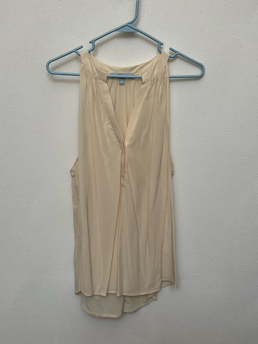 Antonio Melani Silk Cream Sleeveless Blouse Size XL Work Office Career Wear